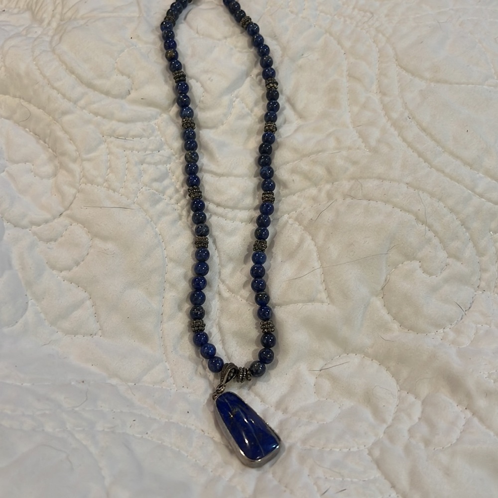 Beautiful necklace - Picture 6 of 8